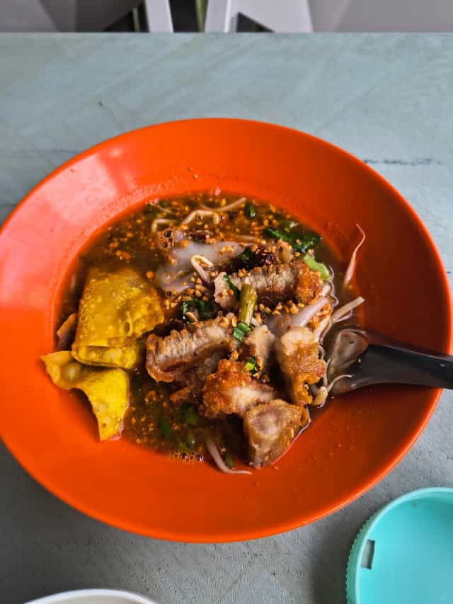 ข้าวขาหมู ปากน้ำโพ