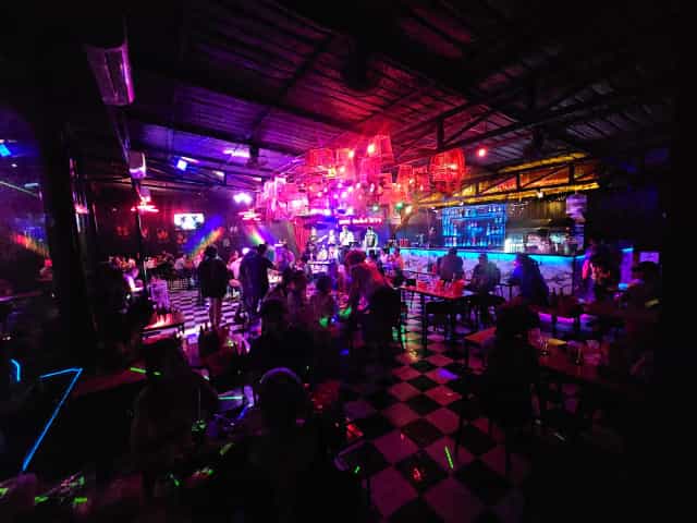 เดอะแบล็คบาร์ The Black Bar