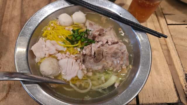 ก๋วยเตี๋ยวต้มยำหมูชากังราว