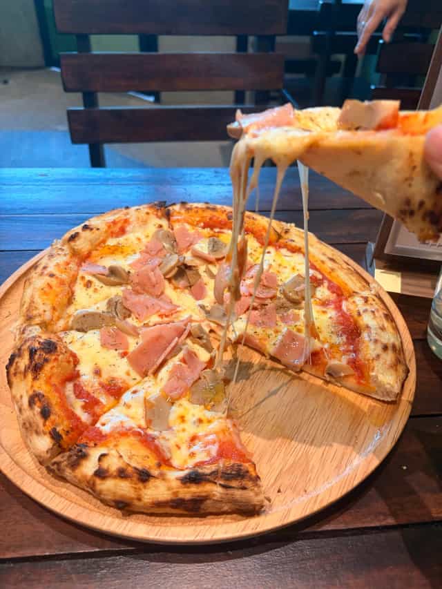 LITTLE OVEN PIZZERIA