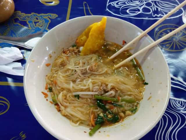 เย็นตาโฟทะเลก๋วยจั๊บหมูต้มยำ