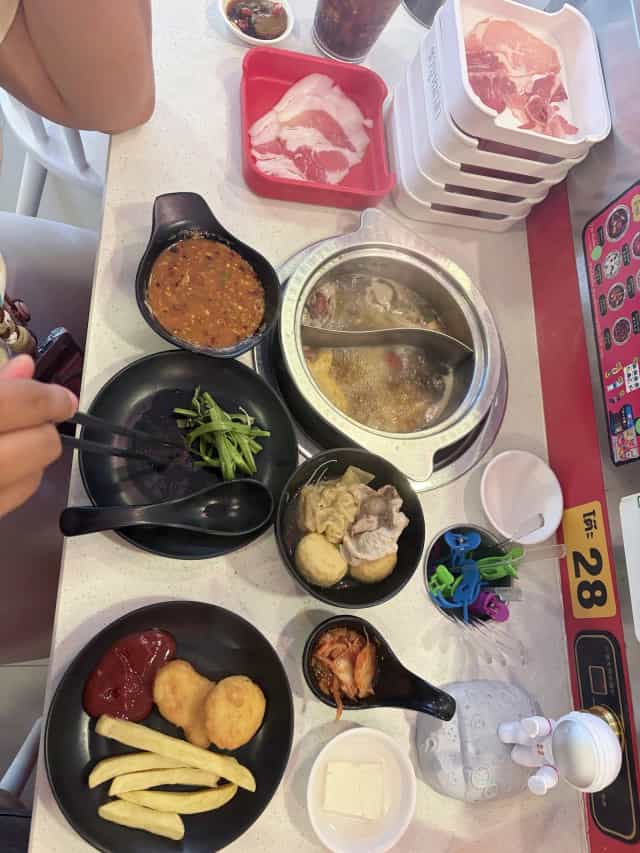 ชาบู บุฟเฟ่ต์ สายพาน แฮปปี้ ชาบู ภูเก็ต