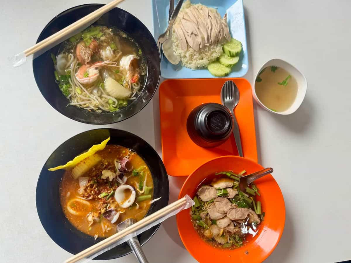 ข้าวขาหมู ปากน้ำโพ