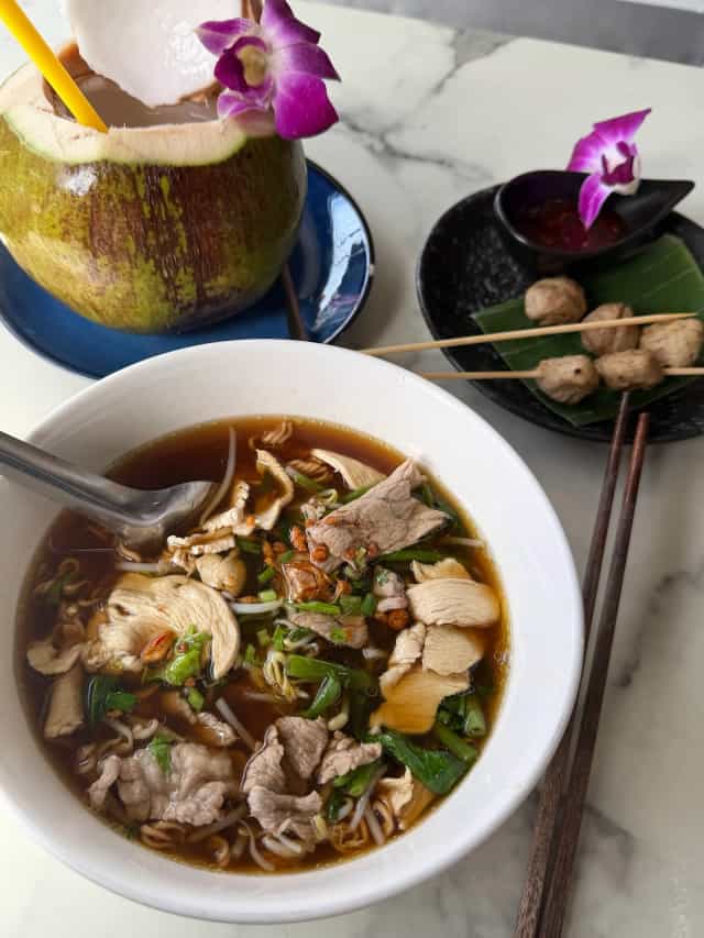 1000009 Thai Noodle Restaurant Phuket ล้าน9ก๋วยเตี๋ยว