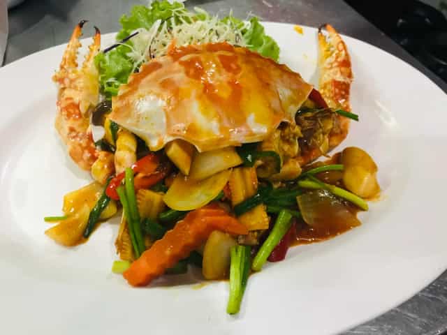 K&F pizza in coconut gardenร้านอาหารเคแอนด์เอฟ