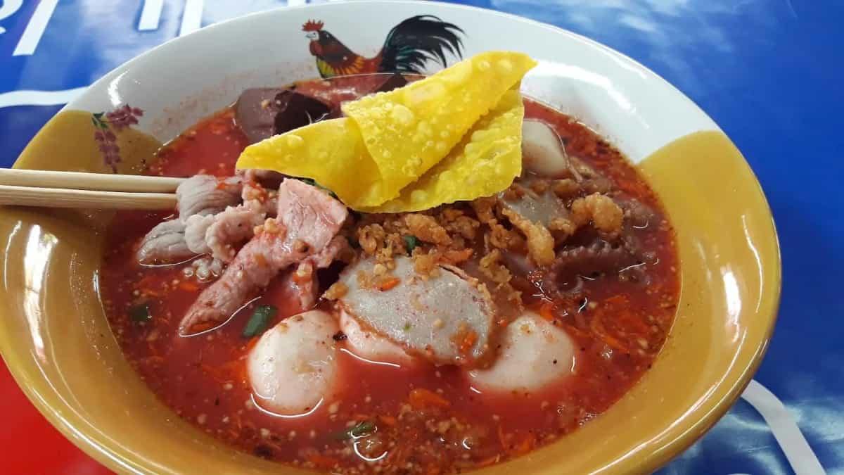 เย็นตาโฟทะเลก๋วยจั๊บหมูต้มยำ