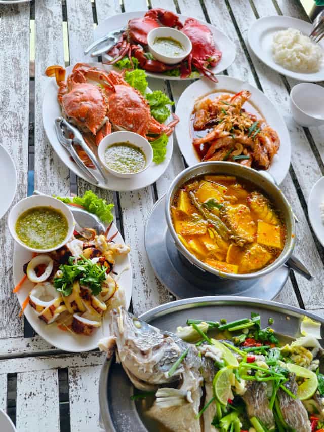 ร้านอาหารแหลมหินซีฟู้ด