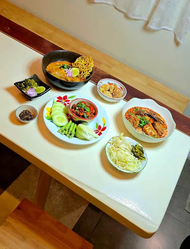 ข้าวซอยบ้านเฮา | BAAN HAUS