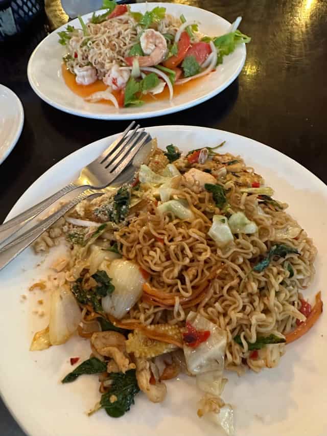 Teiw Tong restaurants --เตี๋ยวตง อาหารตามสั่ง