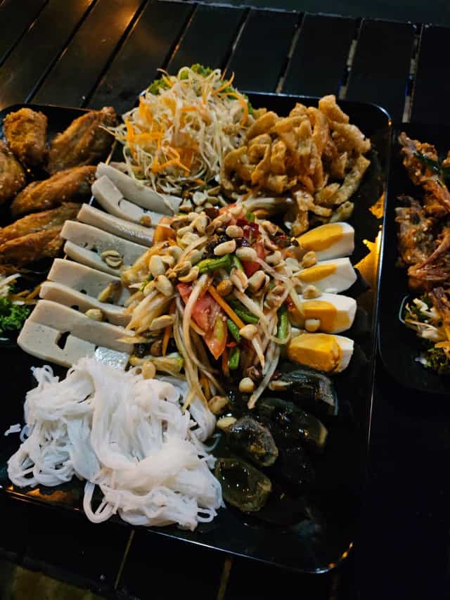 เดอะแบล็คบาร์ The Black Bar