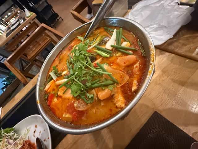 ส้มตำ ยำ เผา Somtum Yum Pao