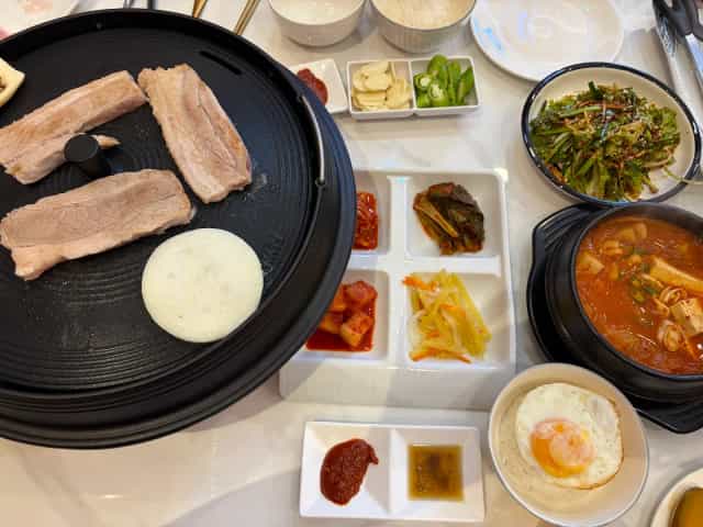 한국식당 HANKUK SIKTANG (Korean BBQ Restaurant)