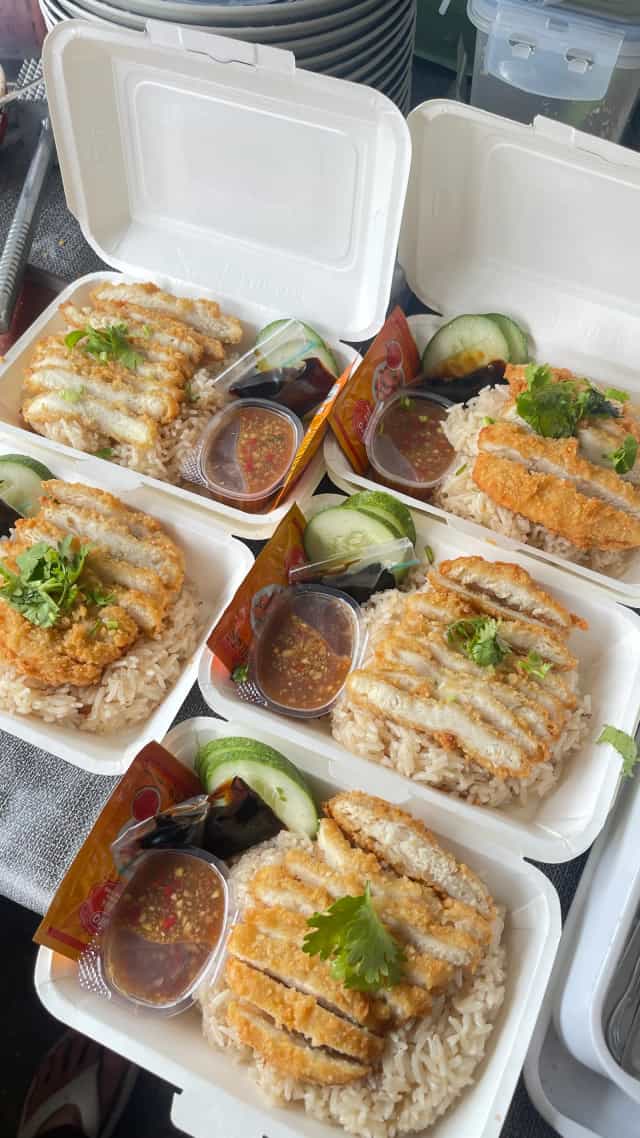 ข้าวมันไก่กมลา