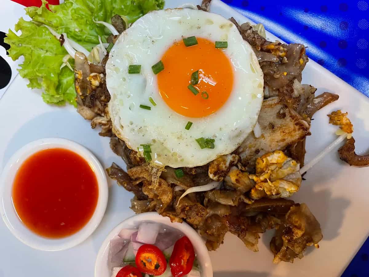 PHAD THAI MR. KOM (ผัดไทยมิสเตอร์คม)