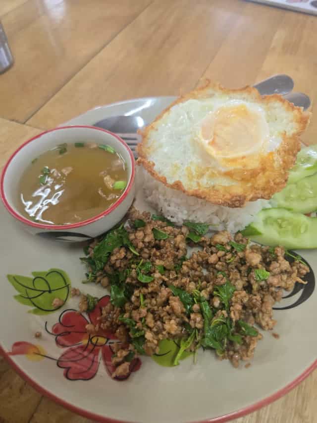 เตี๋ยวเรือยุดยา สาขา 135 ภูเก็ต อนุสาวรีย์ (ท่าเรือ)