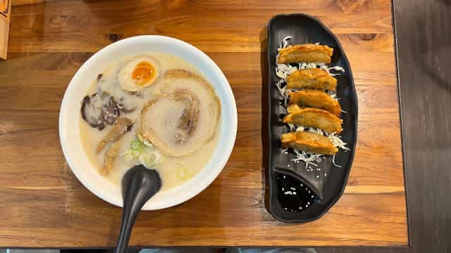 หอมหอม ราเมน แอนด์ ซูชิ