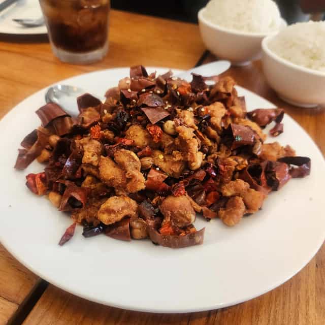 ร้านอาหารจีนจิงหัว 京华中餐厅 (JingHua Chinese Restaurant)
