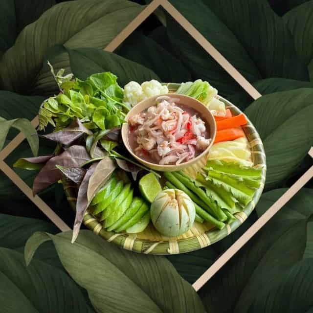Aekachaikaiaob เอกชัยไก่อบ อาหารไทยพื้นเมืองภูเก็ต