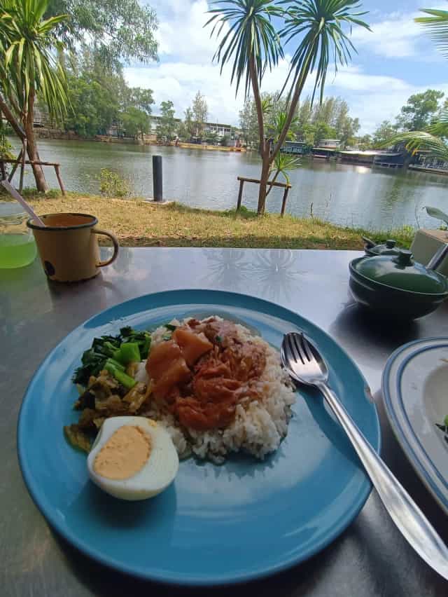 ร้านข้าวขาหมูโบราณกะทู้แอนด์เดอะคาเฟ่宁记秘制猪脚饭