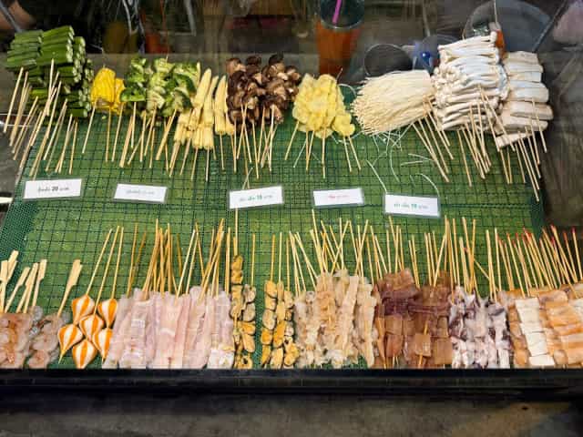 นิยม168 หม่าล่ากะทู้ภูเก็ต (ไม่มีสาขา) เยื้องดีคอนโดกะทู้