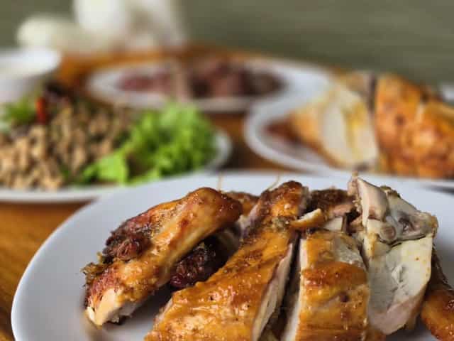Aekachaikaiaob เอกชัยไก่อบ อาหารไทยพื้นเมืองภูเก็ต