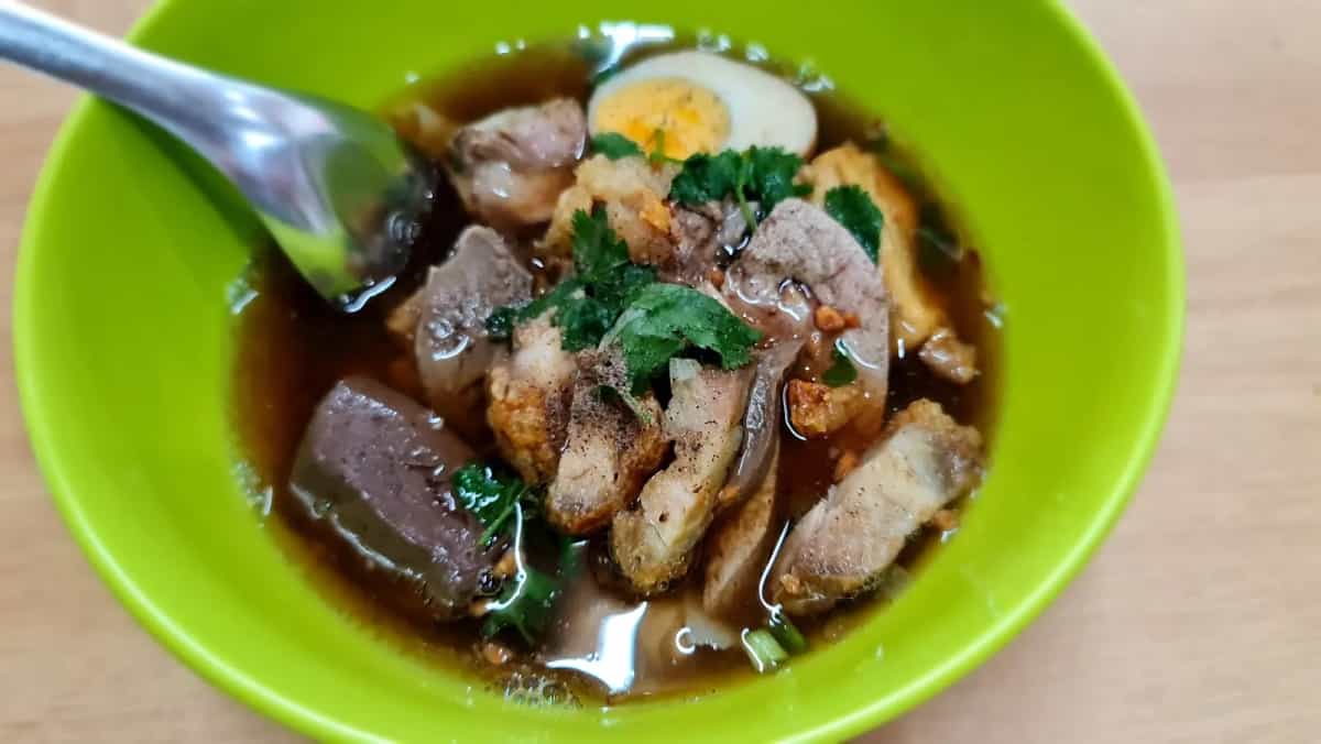 ก๋วยจั๊บโกธง