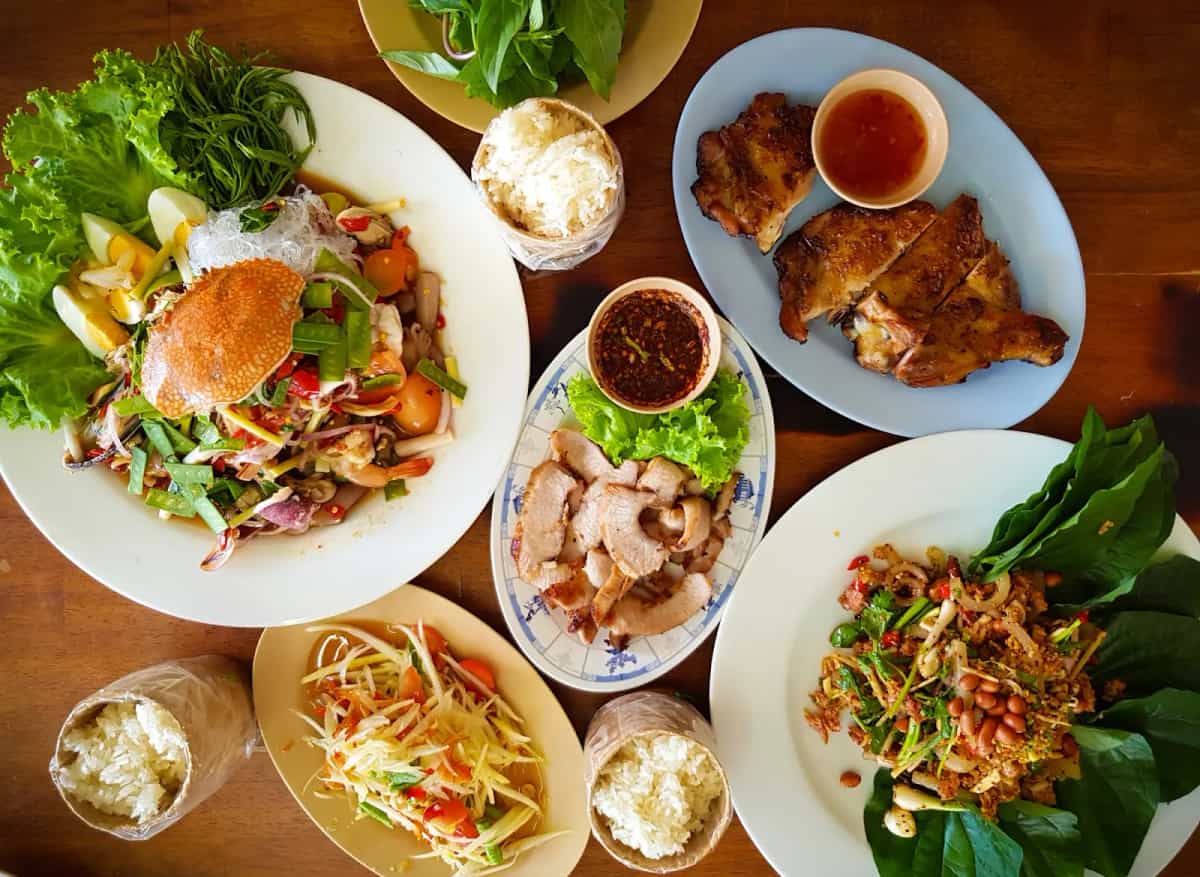 ร้าน โกแบงค์แซ่บอีสาน