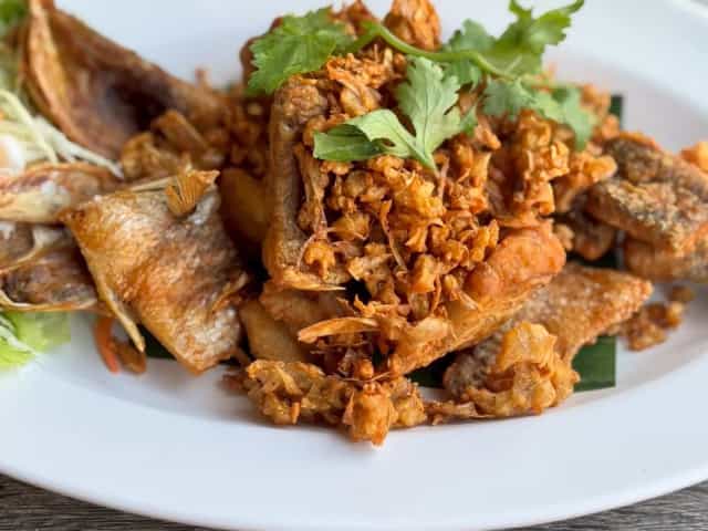 Aekachaikaiaob เอกชัยไก่อบ อาหารไทยพื้นเมืองภูเก็ต