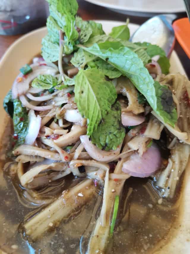 ร้าน โกแบงค์แซ่บอีสาน