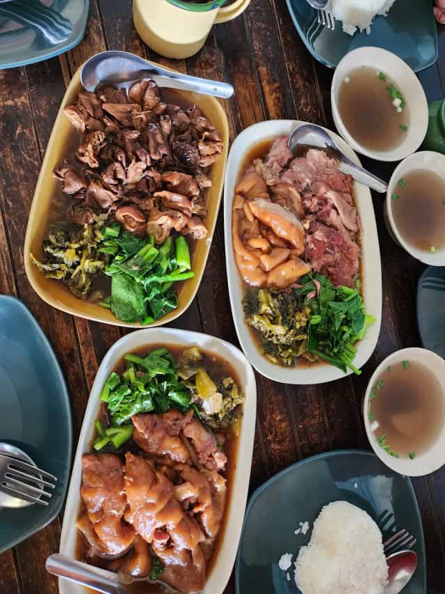 ร้านข้าวขาหมูโบราณกะทู้แอนด์เดอะคาเฟ่宁记秘制猪脚饭