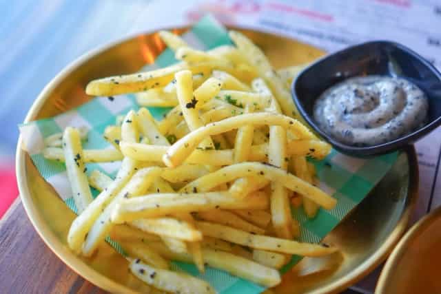 BurgerQueenByChefTangเบอร์เกอร์ควีนbyเชฟแตง(สาขาภูเก็ตวิทยาลัย)